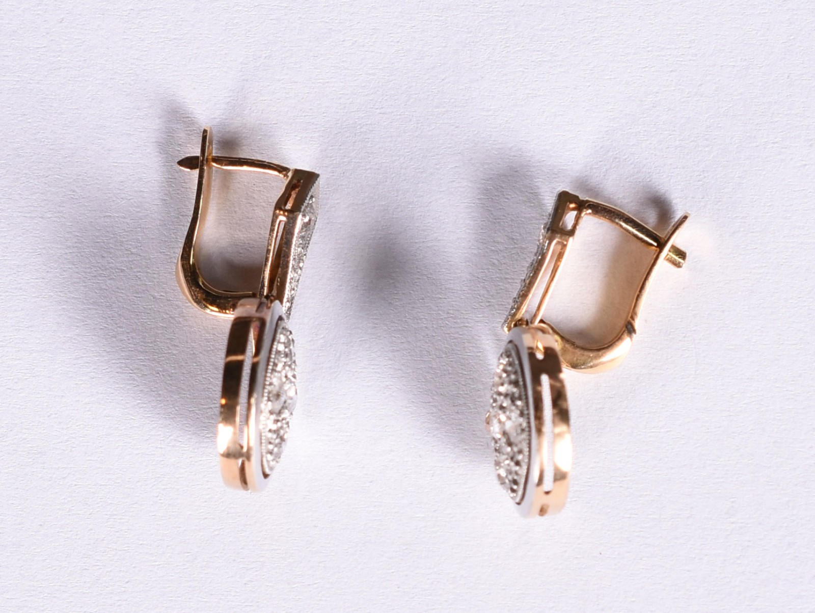 Par de brincos com pingente de ouro 18 k e ouro branco com 12... - foto 2 de 4