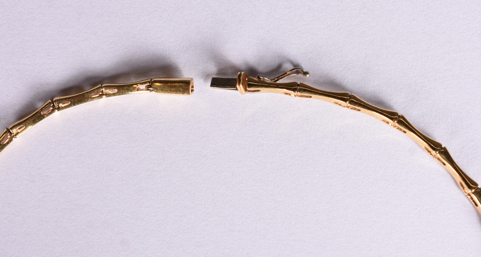 Gargantilha de ouro 18 k contraste 750 com 14 brilhantes (Por motivos... - foto 5 de 5