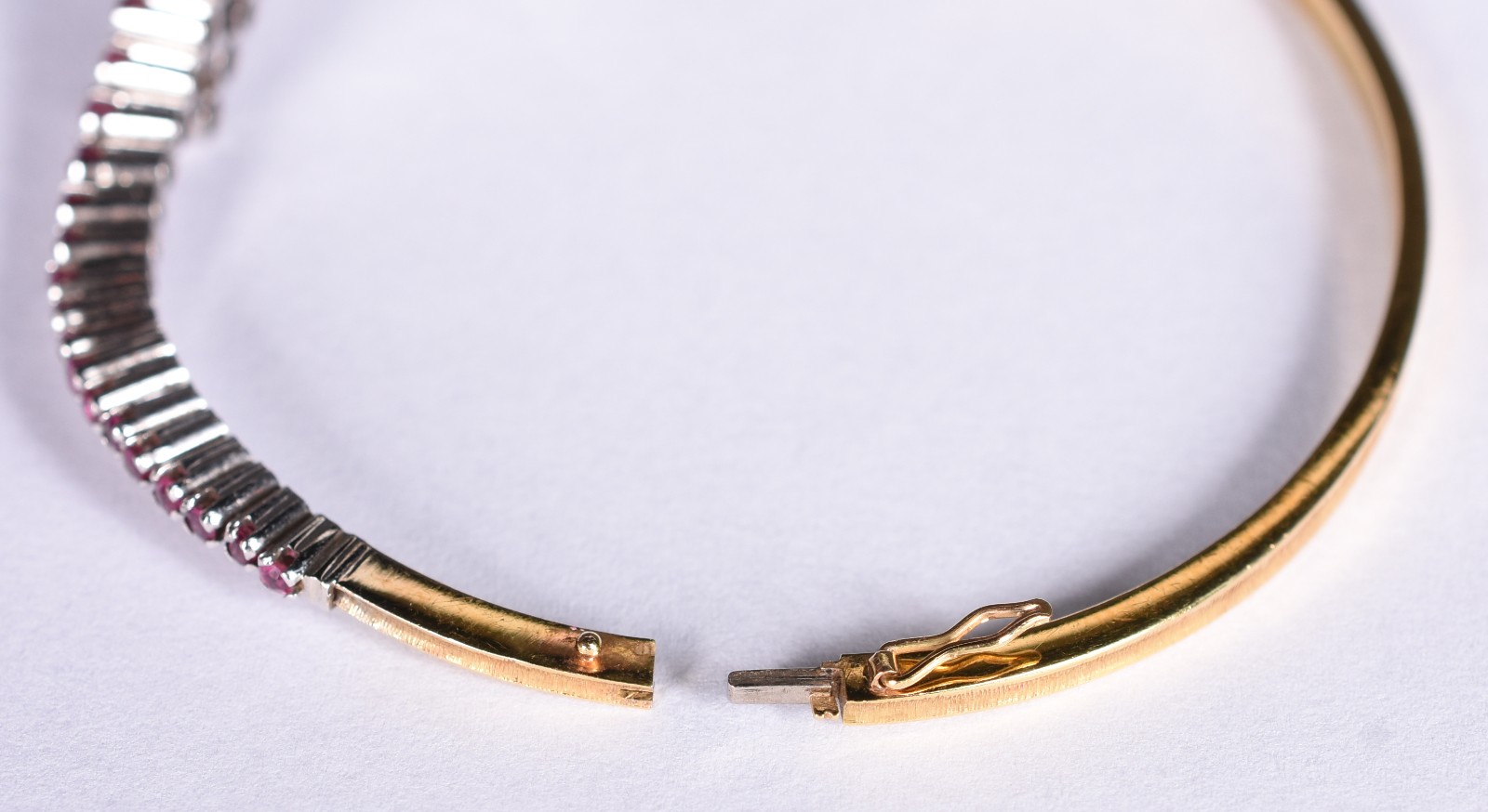 Pulseira feitio bracelete em ouro 18 k e ouro branco com 18... - foto 4 de 4