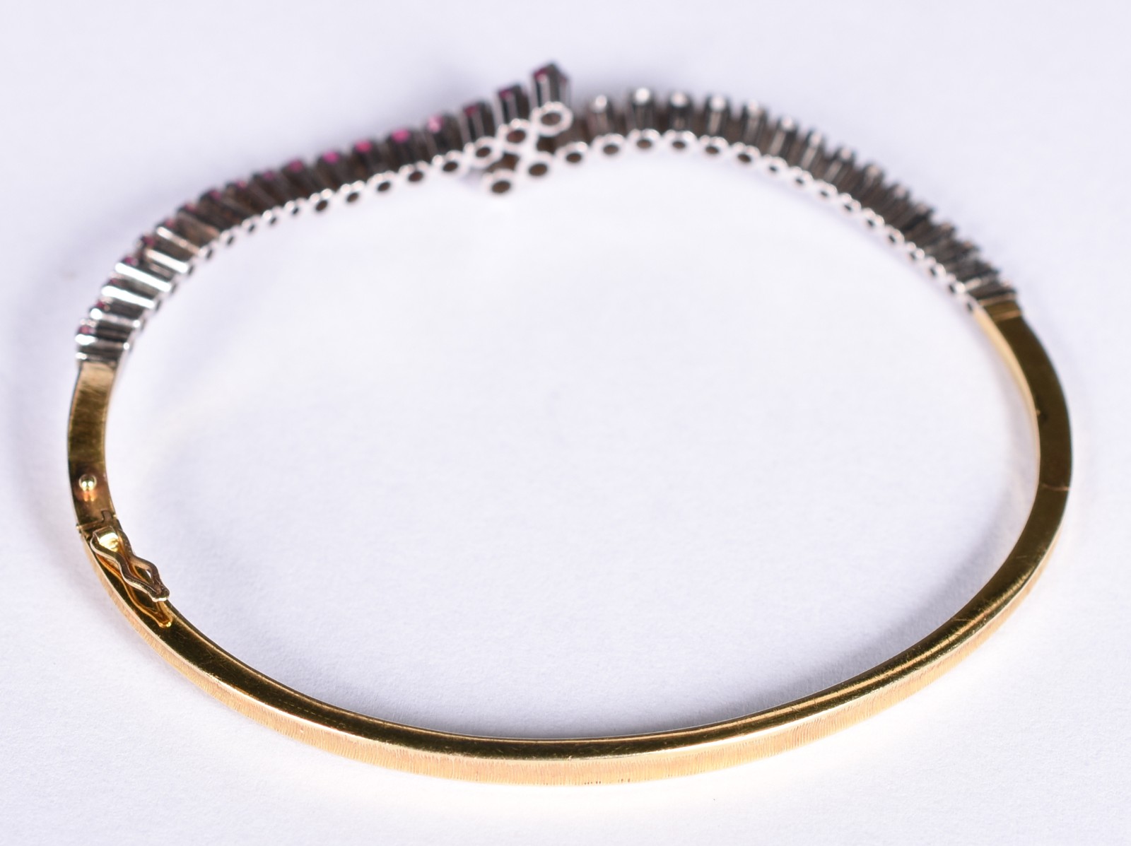 Pulseira feitio bracelete em ouro 18 k e ouro branco com 18... - foto 3 de 4