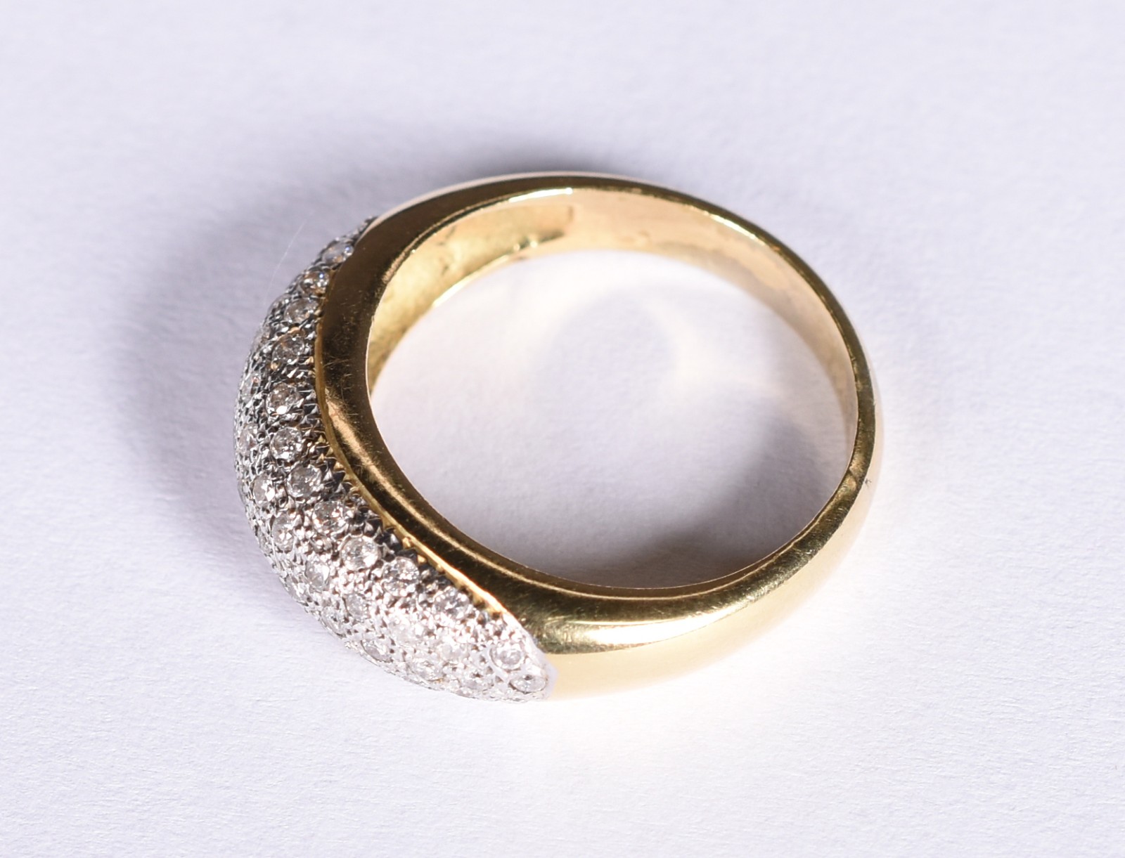 Anel em ouro 18 k feitio bombê com pavê em ouro branco todo... - foto 2 de 3