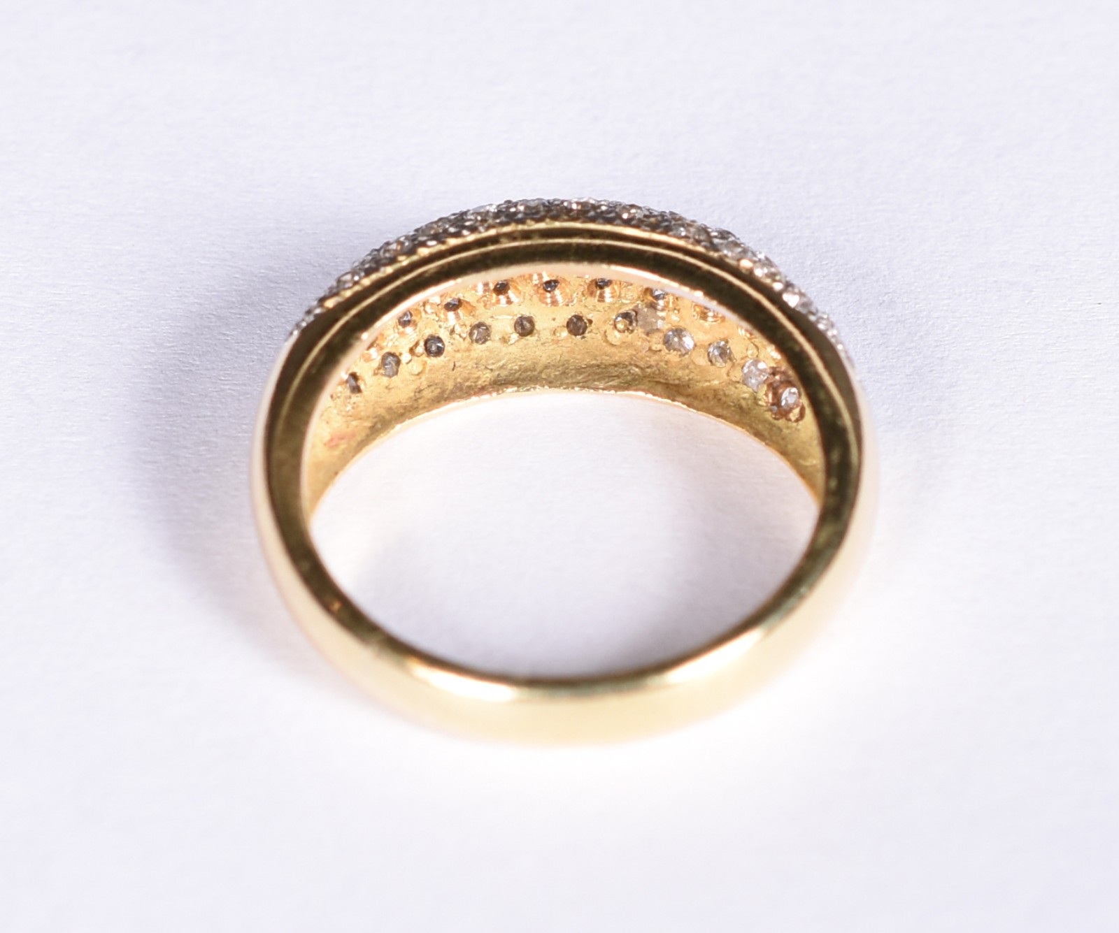 Anel em ouro 18 k feitio bombê com pavê em ouro branco todo... - foto 3 de 3
