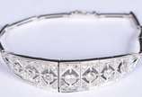 Pulseira Art Noveau em platina articulada com t... - Pulseira Art Noveau em platina articulada com trabalho vazado com 7 brilhantes brasil e 32 diamantes   (Por motivos de segurança a peça não se e...