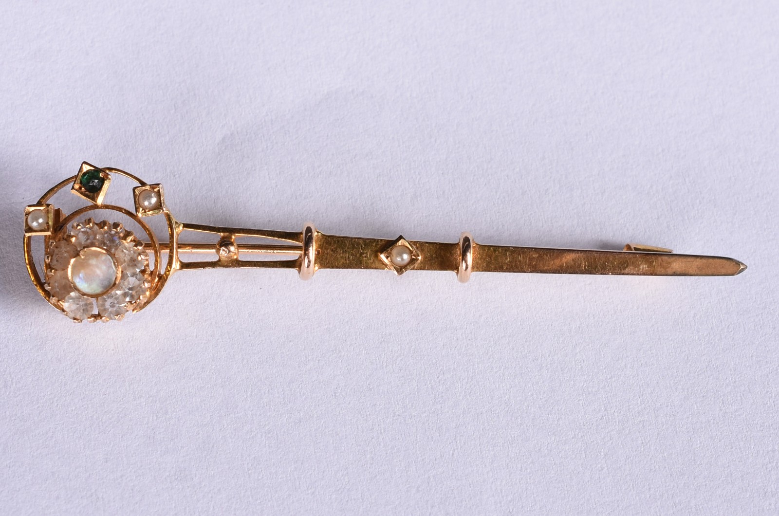 Broche em ouro18 k com 8 diamantes, 1 opala, 3 mini perolas naturais... - foto 2 de 3