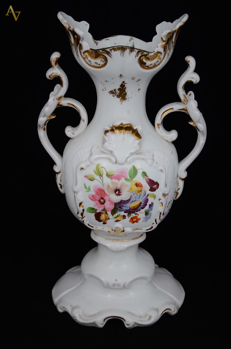 Vaso em porcelana alemã SPM (SIEGMUND PAUL MEYER), decorada com... - foto 1 de 2