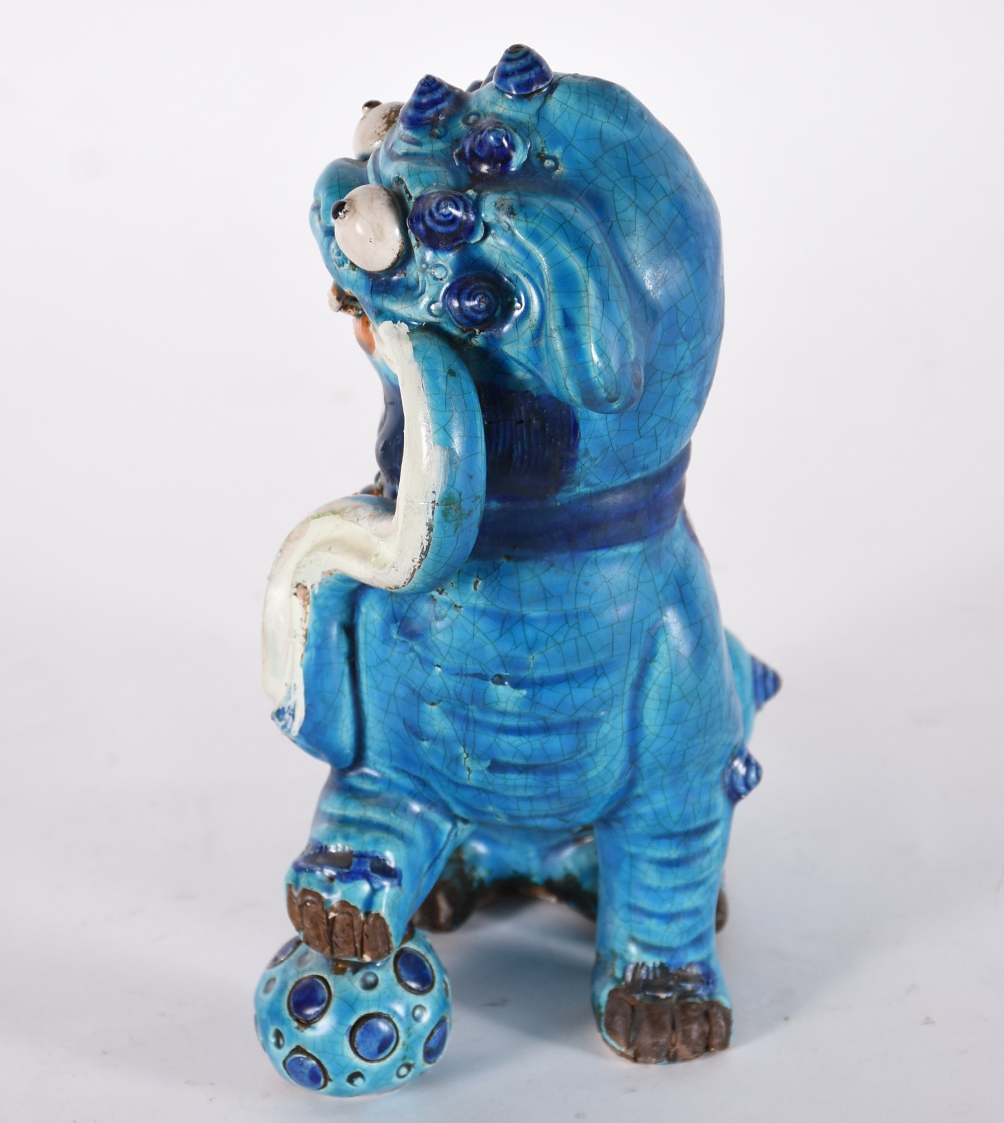 Estatueta representando cão de fó de porcelana oriental (com... - foto 3 de 7