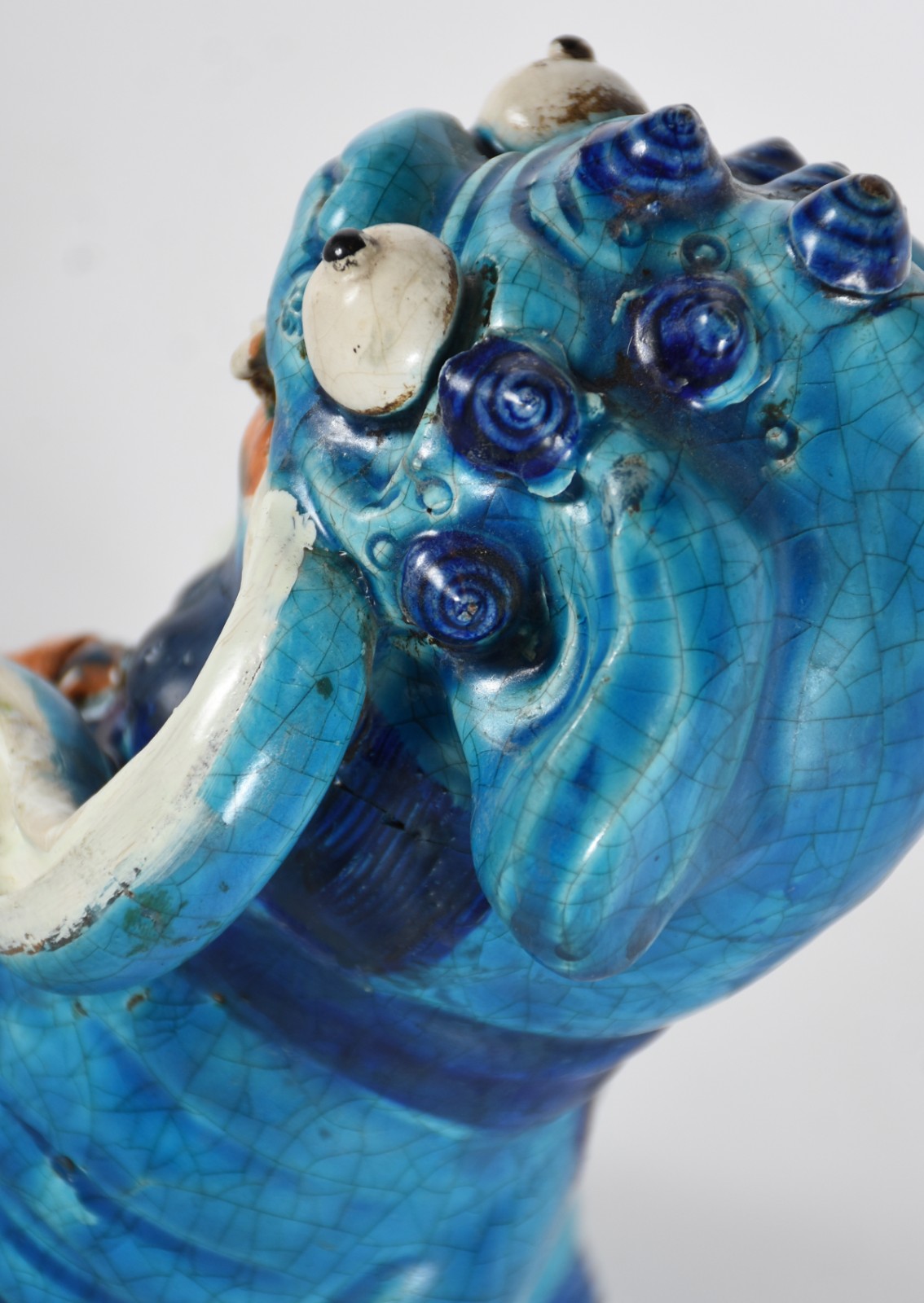 Estatueta representando cão de fó de porcelana oriental (com... - foto 7 de 7