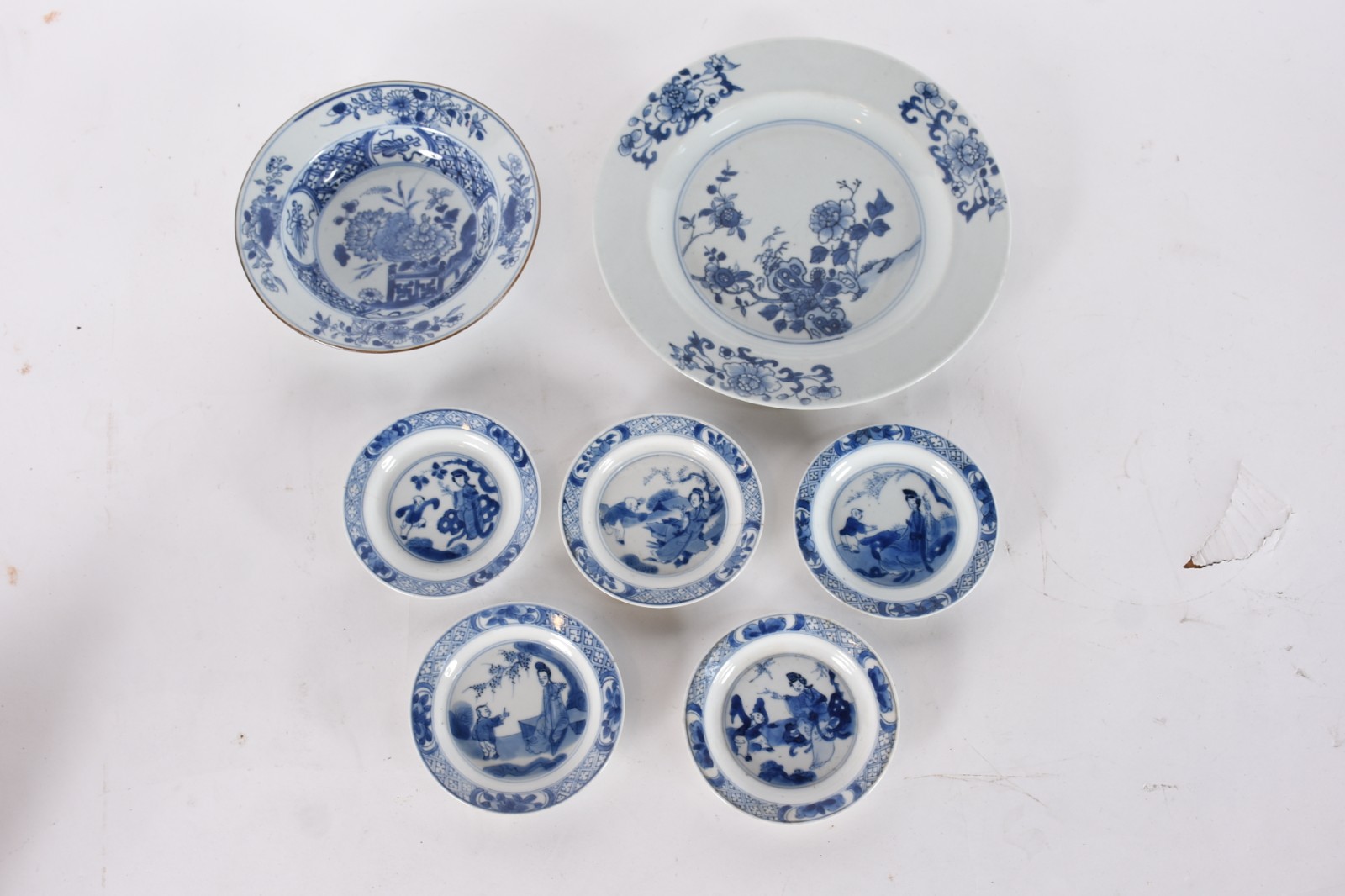 Conjunto com 7 peças de porcelana chinesa(alguns com fio de cabelo). - foto 1 de 4