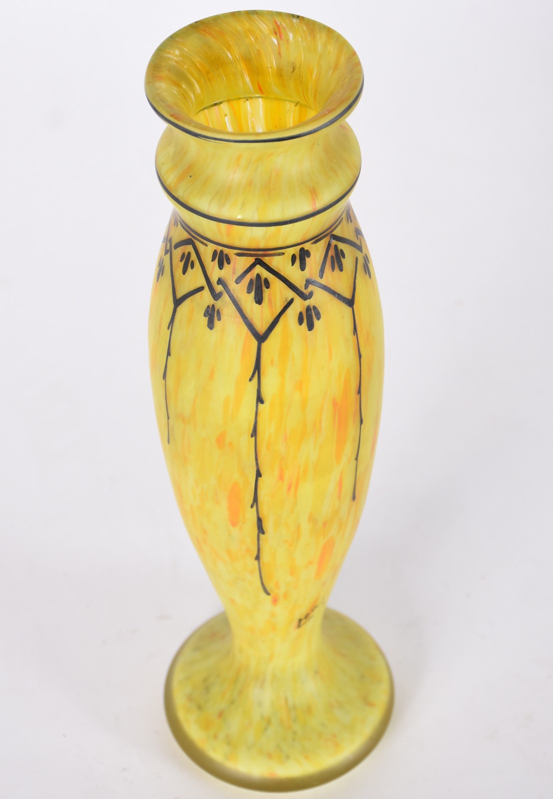Vaso de pasta de vidro na cor amarelo, assinado. - foto 3 de 5