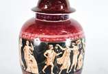 Potiche de porcelana policromada. - Potiche de porcelana policromada.