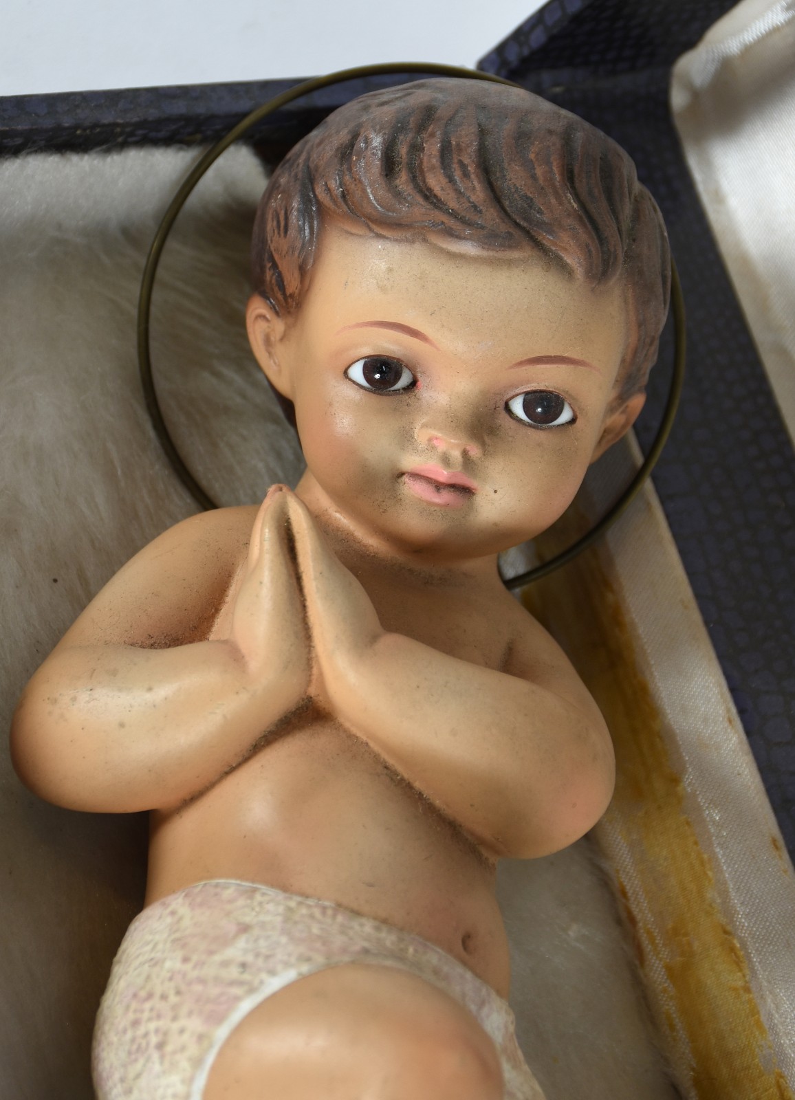 Diversas peças sacras, sendo: Nossa Senhora e menino Jesus de estuque... - foto 4 de 10