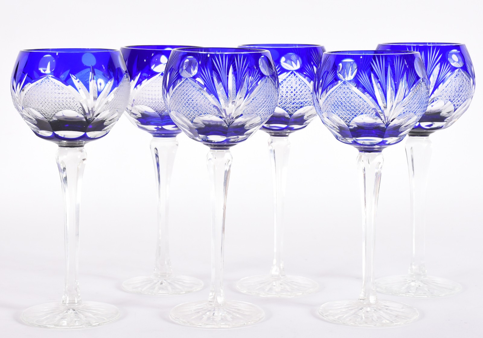Seis cálices para vinho de cristal doublé na cor azul lapidado, pés... - foto 1 de 4