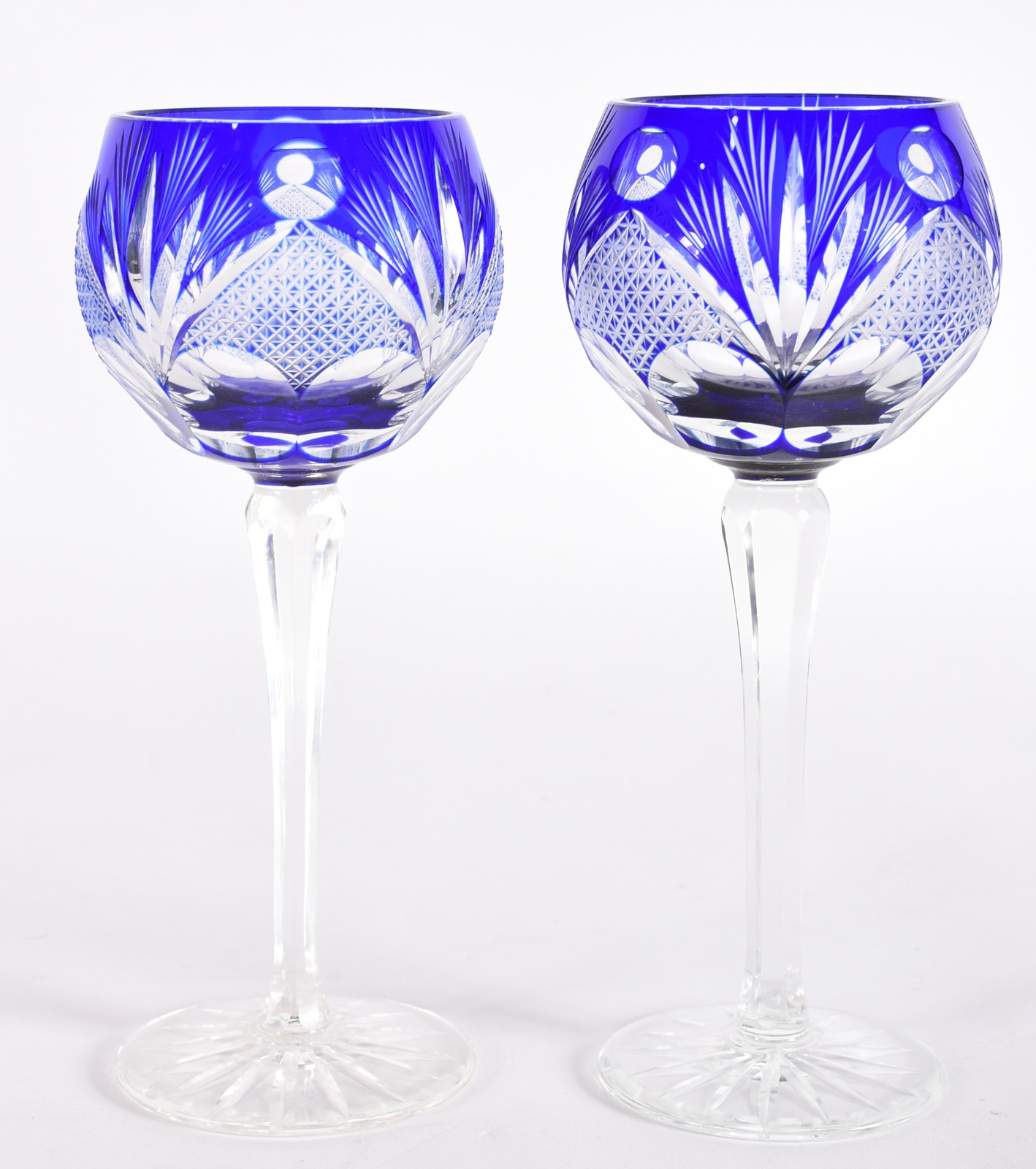 Seis cálices para vinho de cristal doublé na cor azul lapidado, pés... - foto 3 de 4