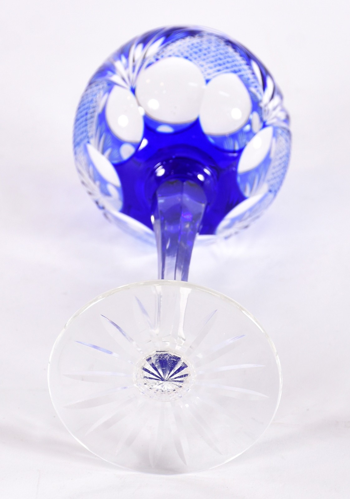 Seis cálices para vinho de cristal doublé na cor azul lapidado, pés... - foto 4 de 4