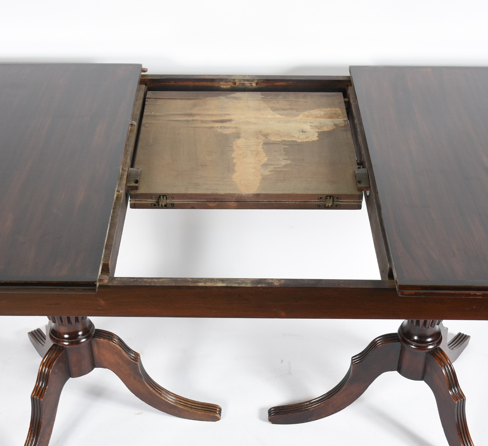 Mesa de jantar de madeira nobre, tampo retangular com 1 tabua... - foto 4 de 6