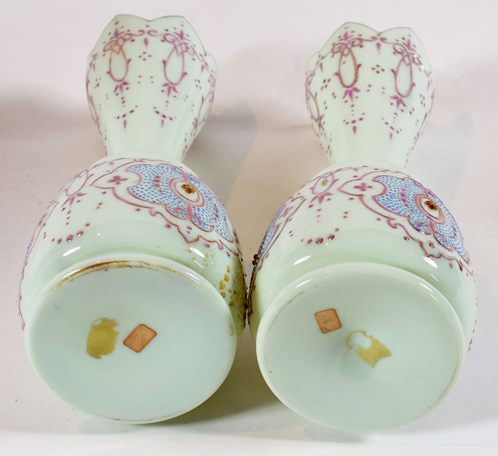 Par de belíssimos vasos de opalina francesa na cor verde com... - foto 5 de 5