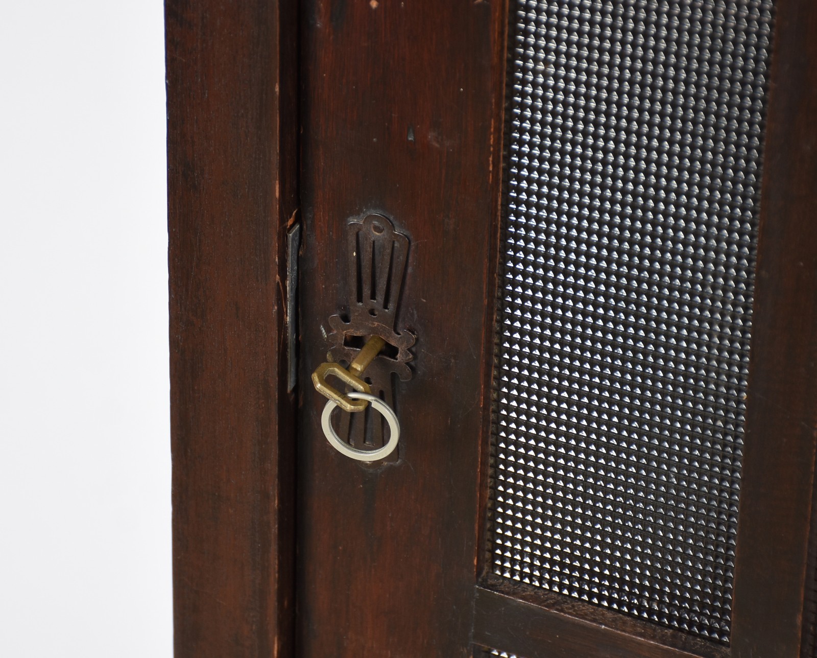 Móvel estante de madeira nobre com 2 portas de correr com vidro... - foto 5 de 6