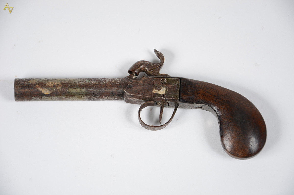 Antiga Pistola Século XIX. Medida: 22 cm