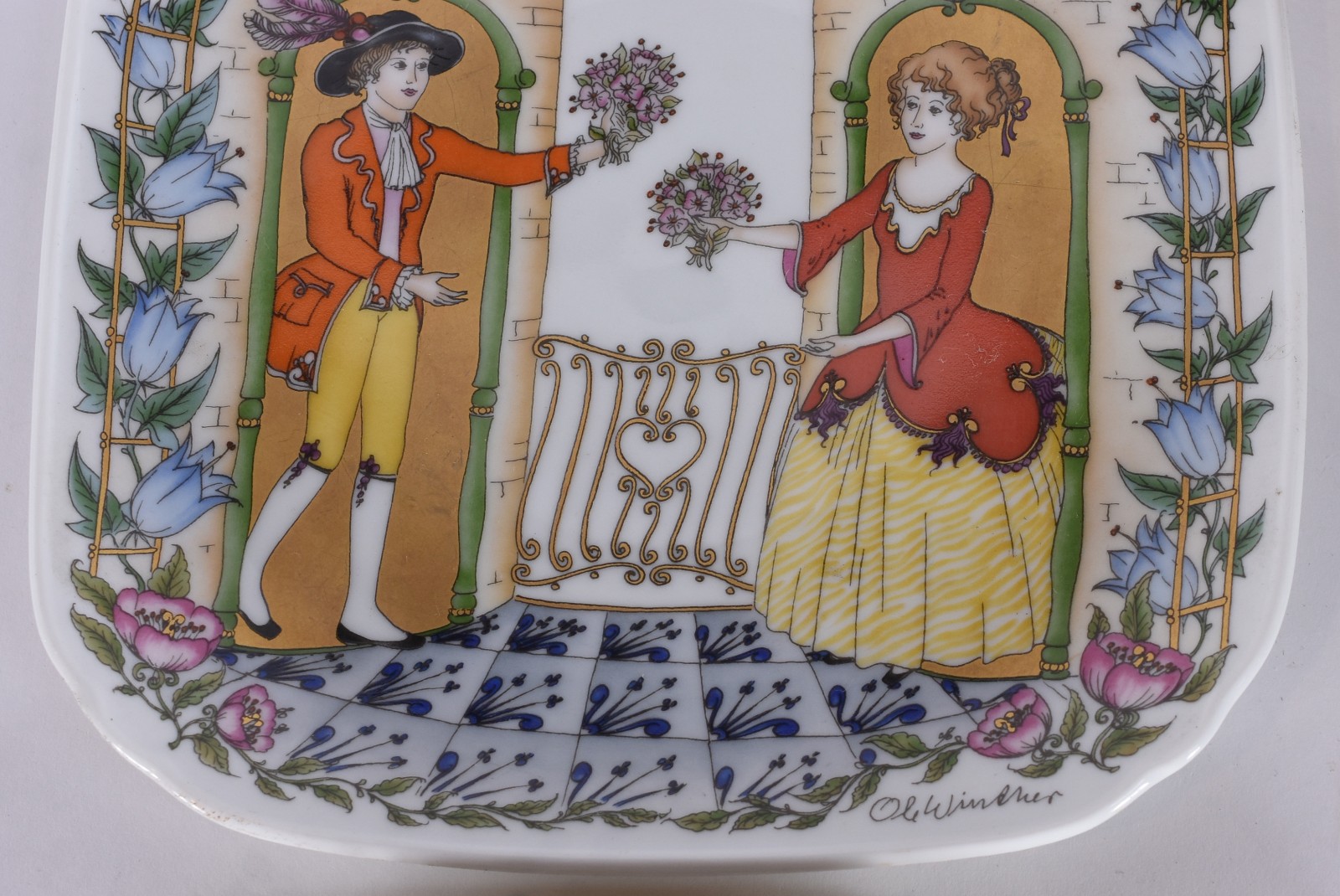 Diversas peças de porcelana, sendo: candelabro para 3 velas com... - foto 3 de 9
