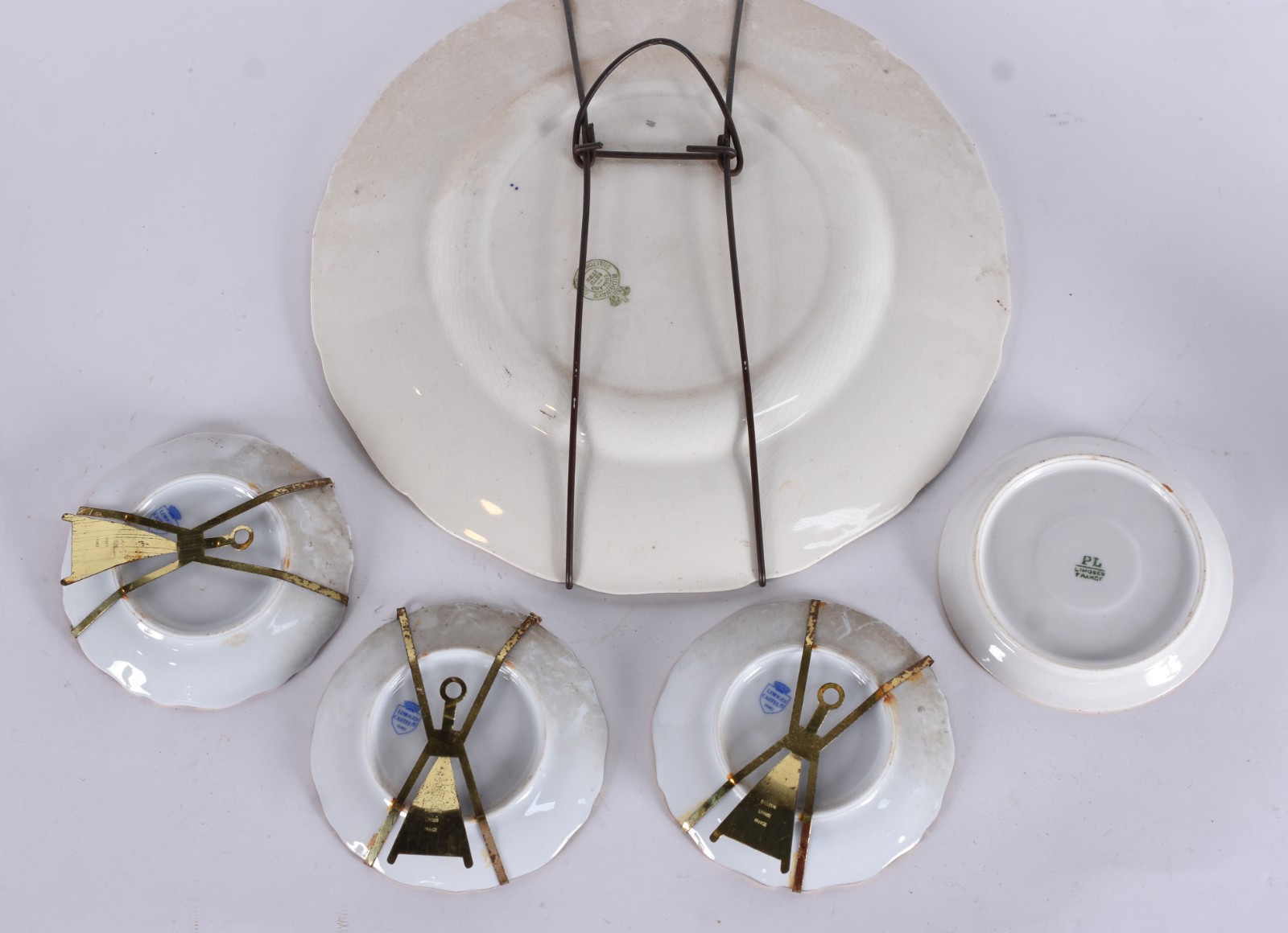 Diversas peças de porcelana, sendo: candelabro para 3 velas com... - foto 9 de 9