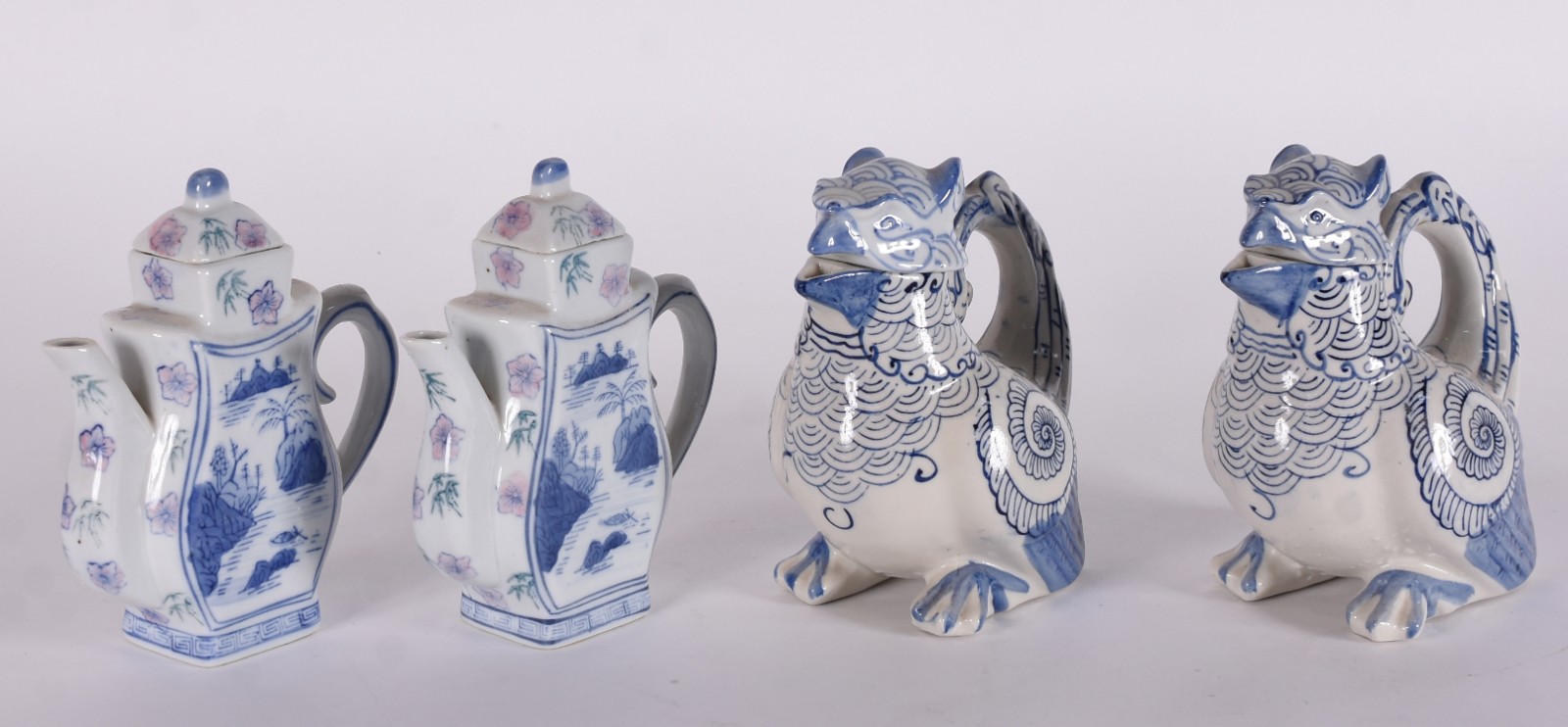Quatro bules de porcelana oriental. - foto 1 de 4