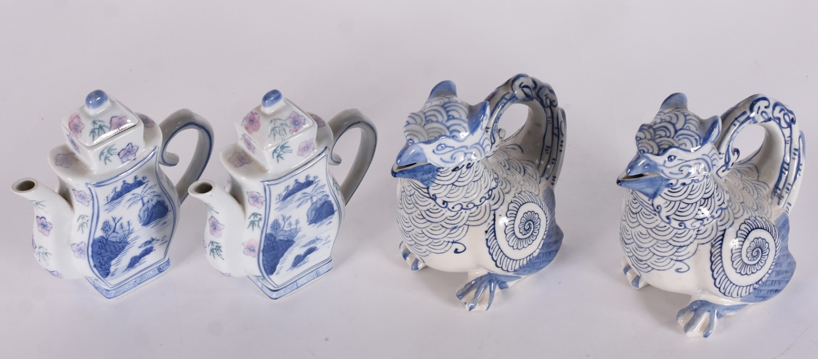 Quatro bules de porcelana oriental. - foto 2 de 4