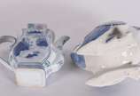 Quatro bules de porcelana oriental. - Quatro bules de porcelana oriental.