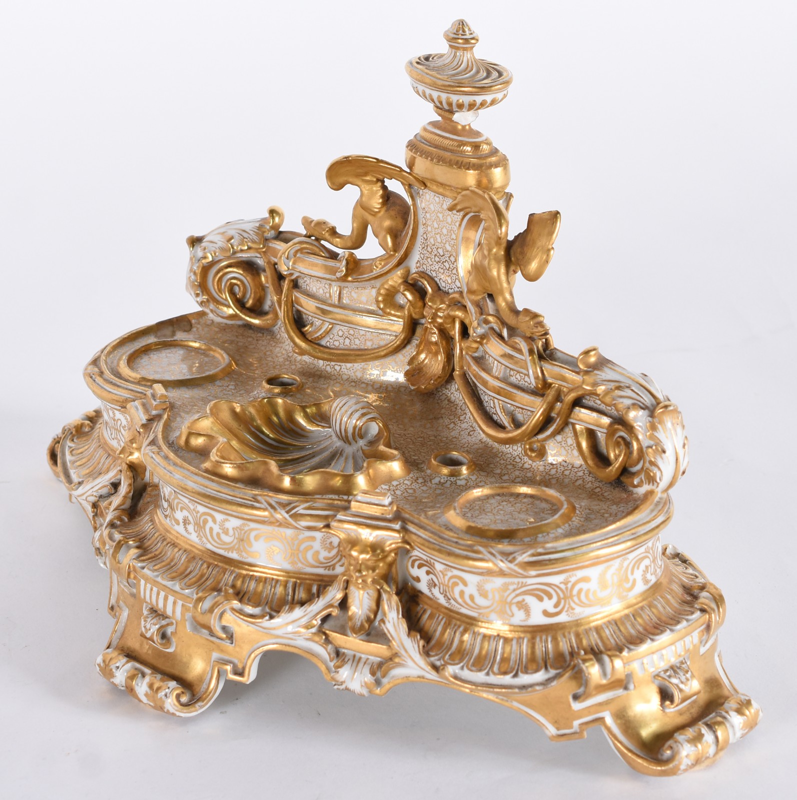 Tinteiro de porcelana européia branca com rico trabalho em dourado... - foto 2 de 6