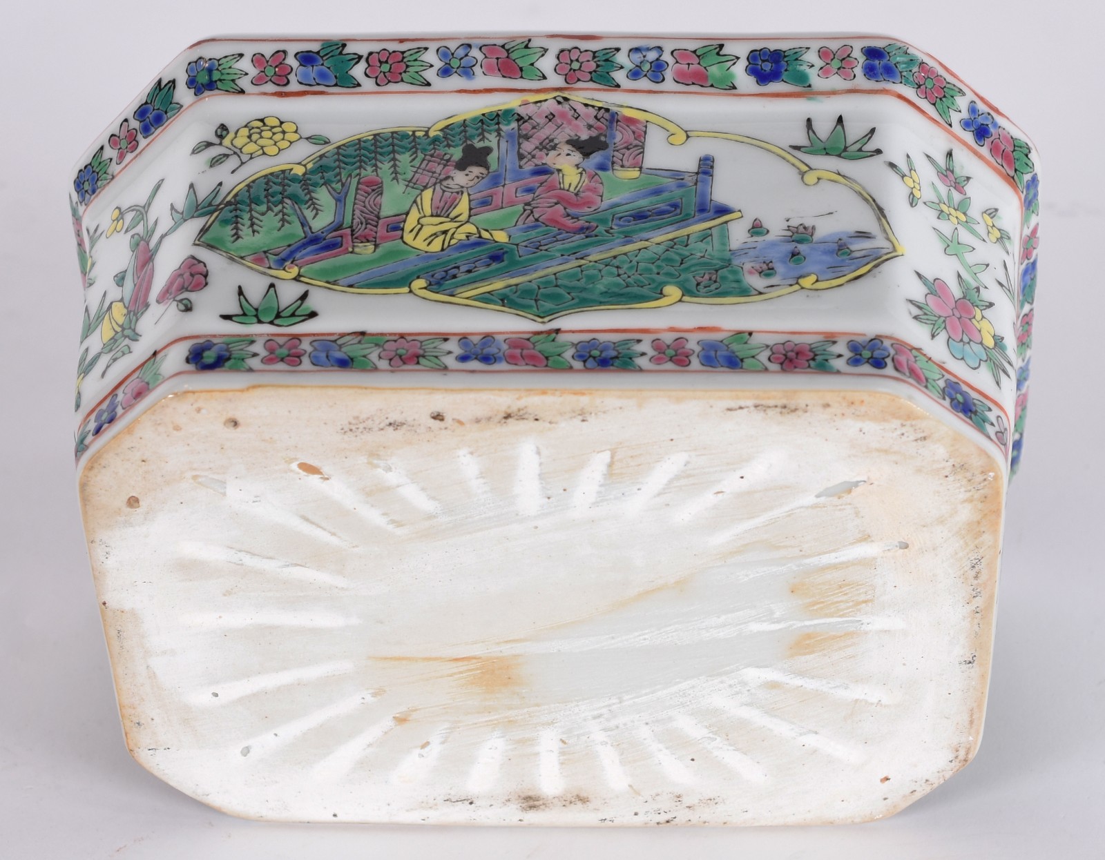 Bowl oitavado de porcelana oriental com figuras e folhagens em... - foto 5 de 5