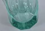 Moser Glassworks (1857),  - Licoreira de cristal tcheco na cor verde com 5 copinhos (bicado no bocal da garrafa e num dos copos).