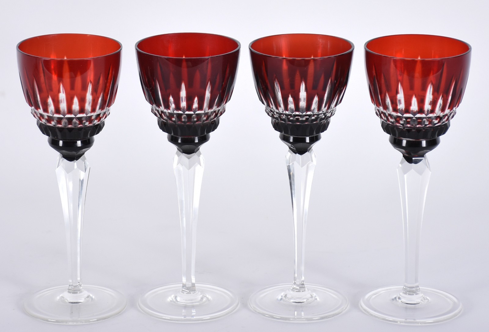 Quatro cálices para vinho de pé alto de cristal double rubi lapidado. - foto 1 de 3