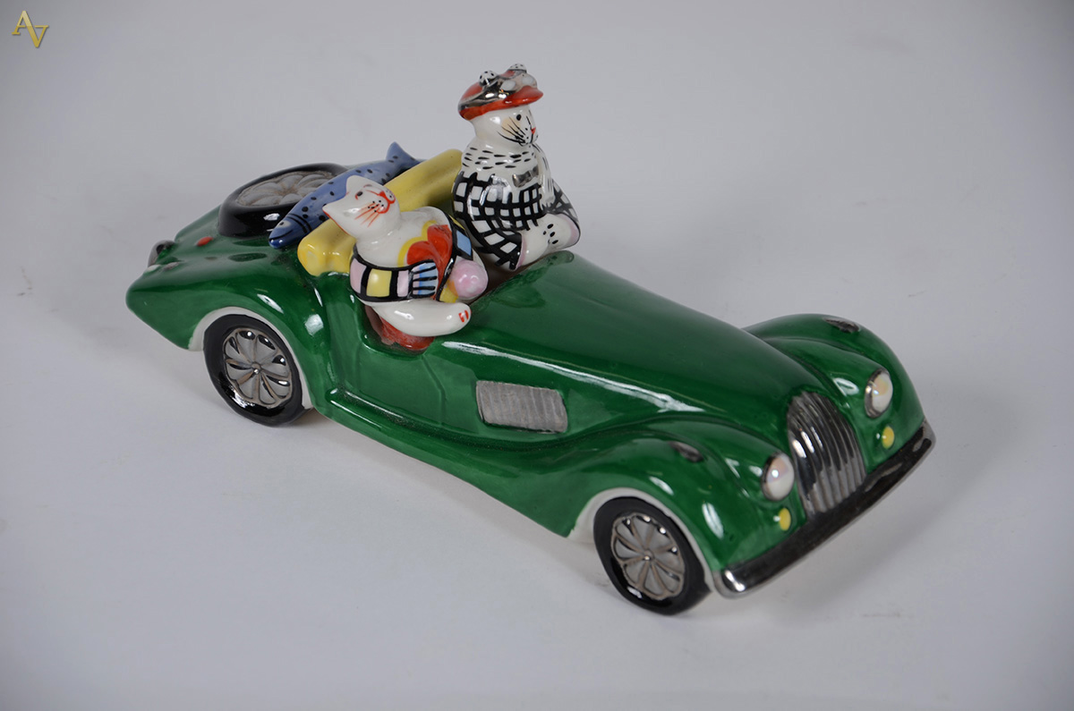 Carro em porcelana Villeroy & Boch na cor verde, motoristas...