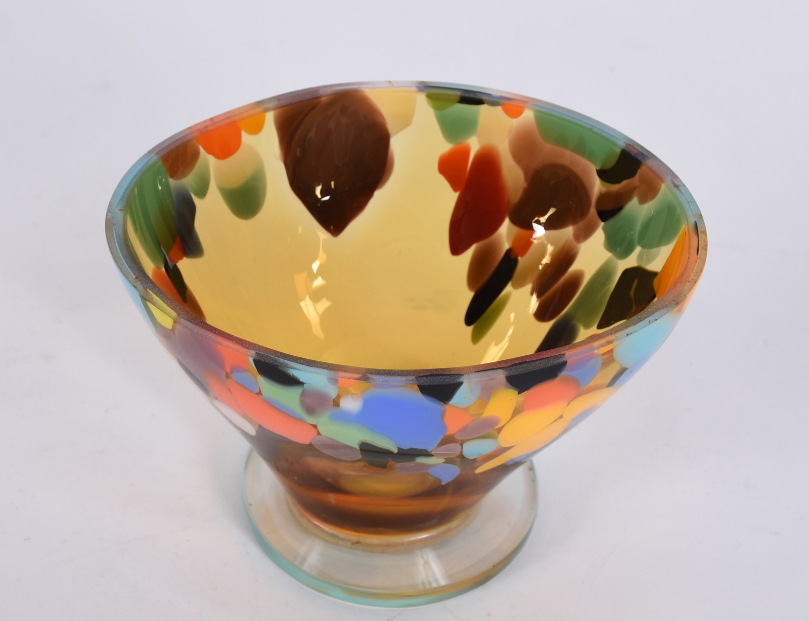 Bowl de vidro decorativo com mesclas coloridas. - foto 2 de 3