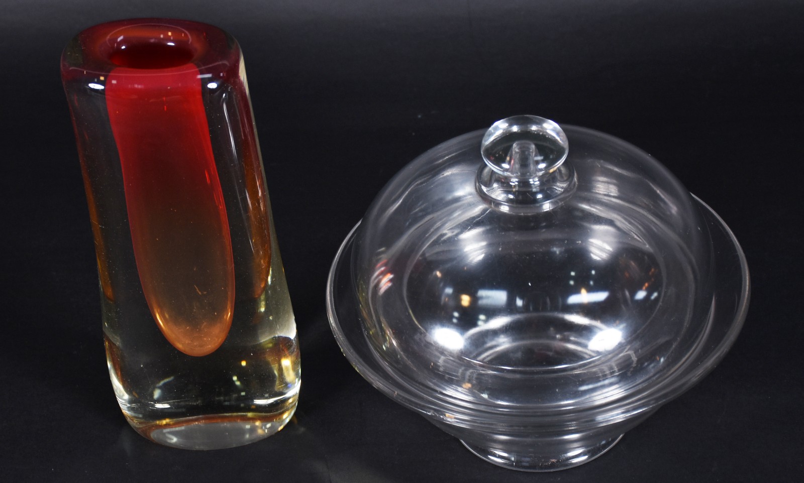 Duas peças, sendo: vaso de vidro decorativo com mescla na cor... - foto 2 de 4
