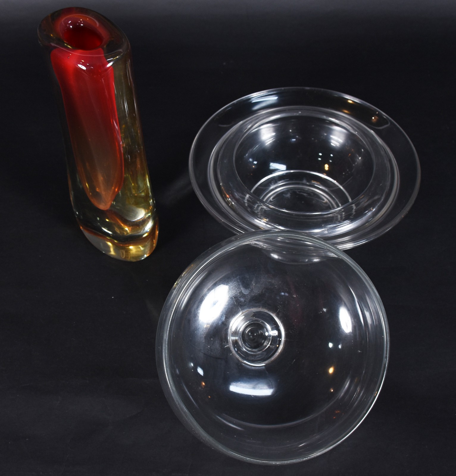 Duas peças, sendo: vaso de vidro decorativo com mescla na cor... - foto 3 de 4