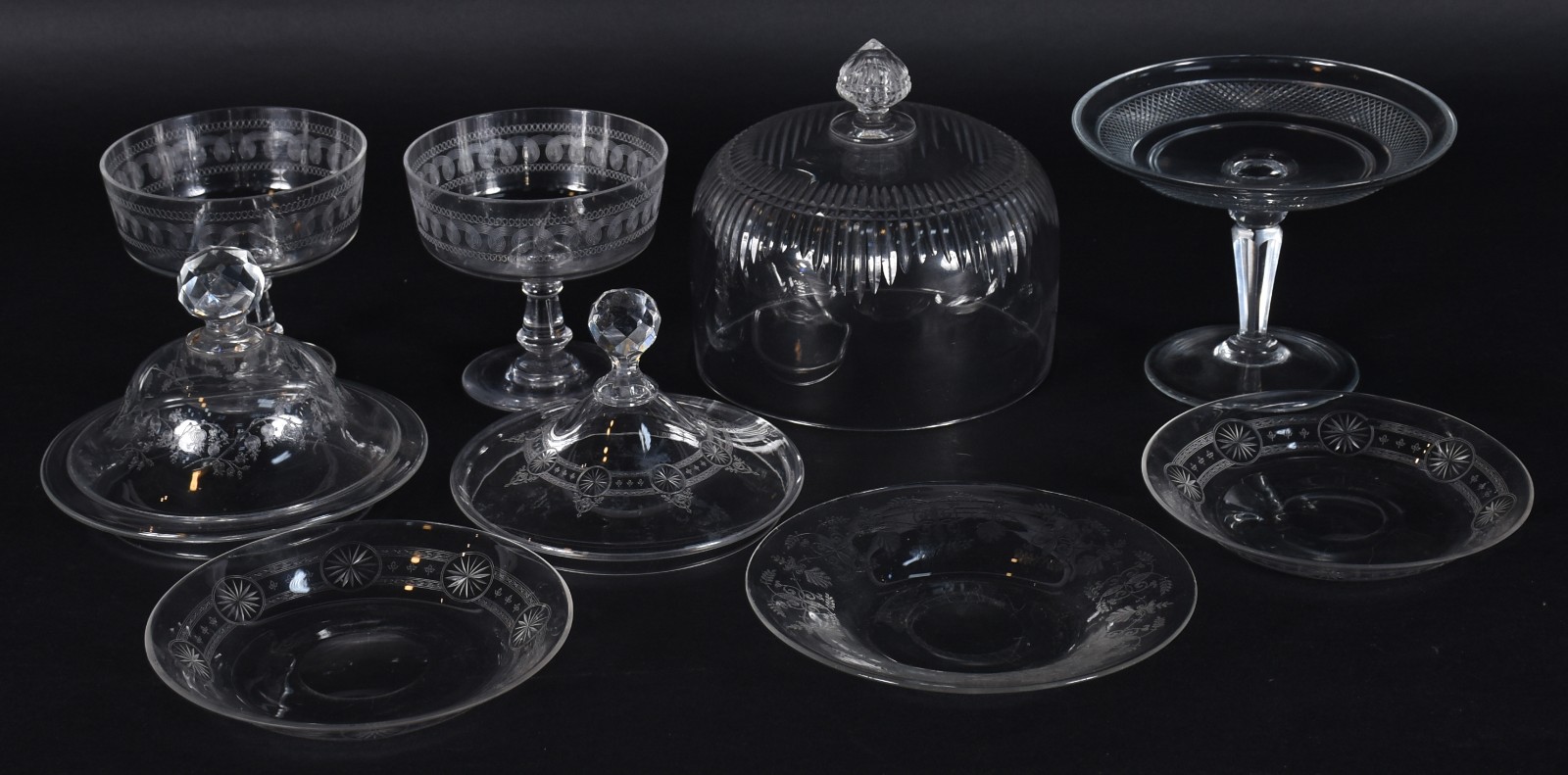 Nove peças de cristal europeu (para completar serviços), sendo: 3... - foto 1 de 3