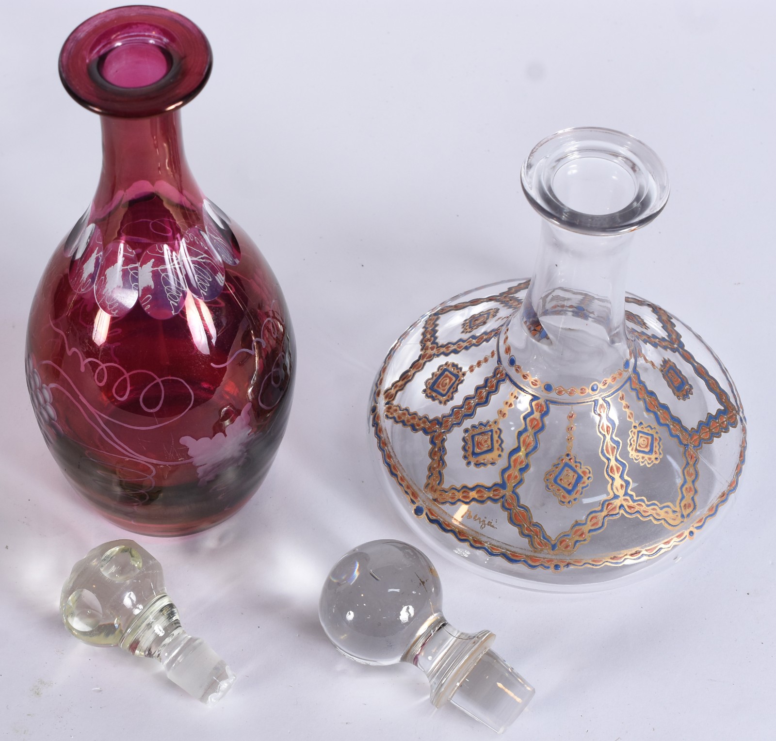 Três peças diversas, sendo: 2 garrafas e balde para gelo de cristal e... - foto 6 de 7