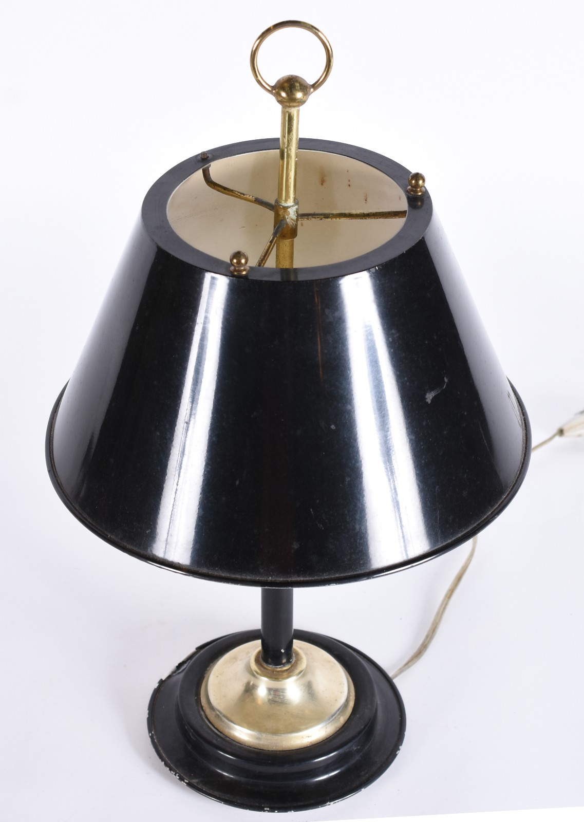 Abatjour em metal dourado estilo inglês, cúpula na cor preta... - foto 2 de 4