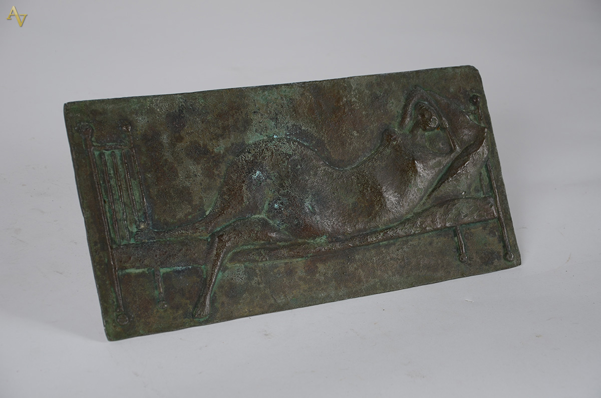 VASCO PRADO - Placa de bronze representando figura feminina deitada... - foto 1 de 2