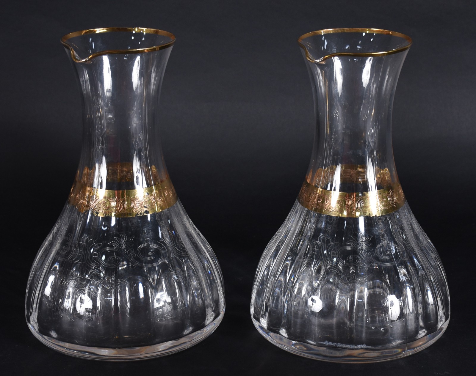 Serviço de cristal com guirlandas lavradas e bordas douradas... - foto 3 de 3