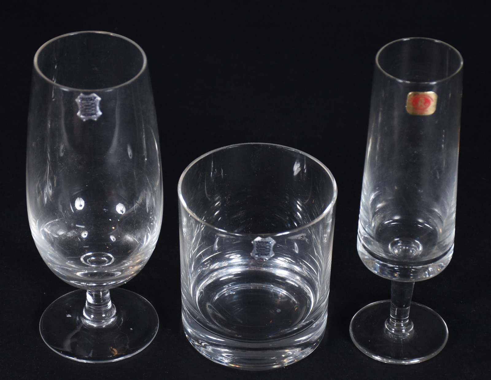 Serviço de cristal composto de: 12 para champagne, 18 para Whisky, 12... - foto 2 de 5