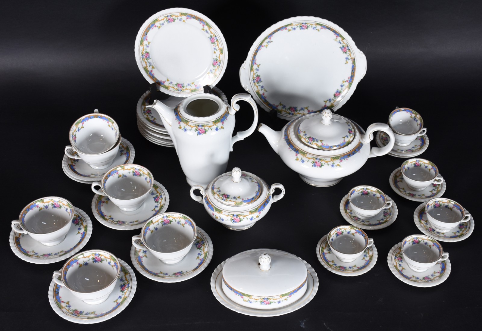 Serviço de chá e café de porcelana tcheca composto de: 4 xícaras de... - foto 2 de 6