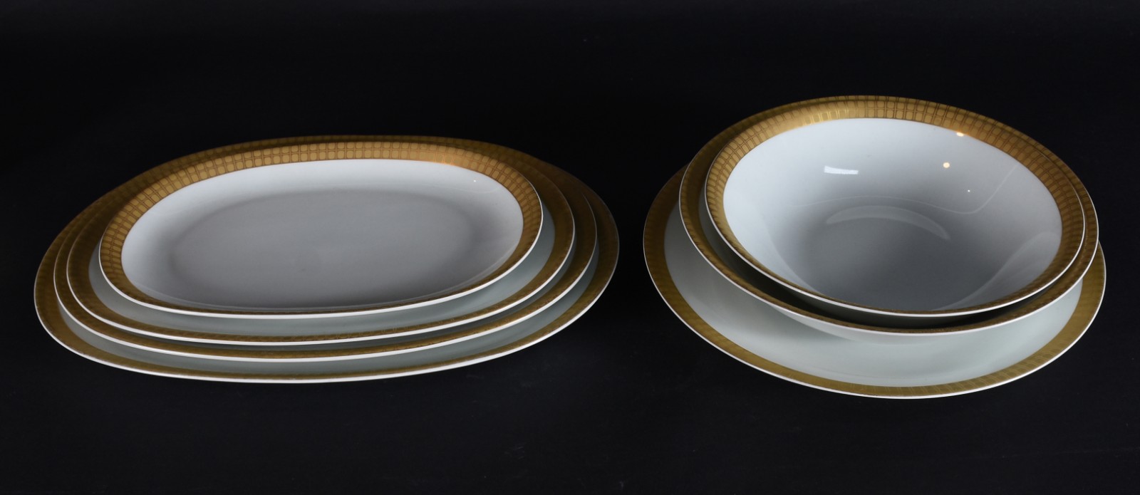 Aparelho de chá e café de porcelana Renner composto de: 24 pratos... - foto 4 de 8
