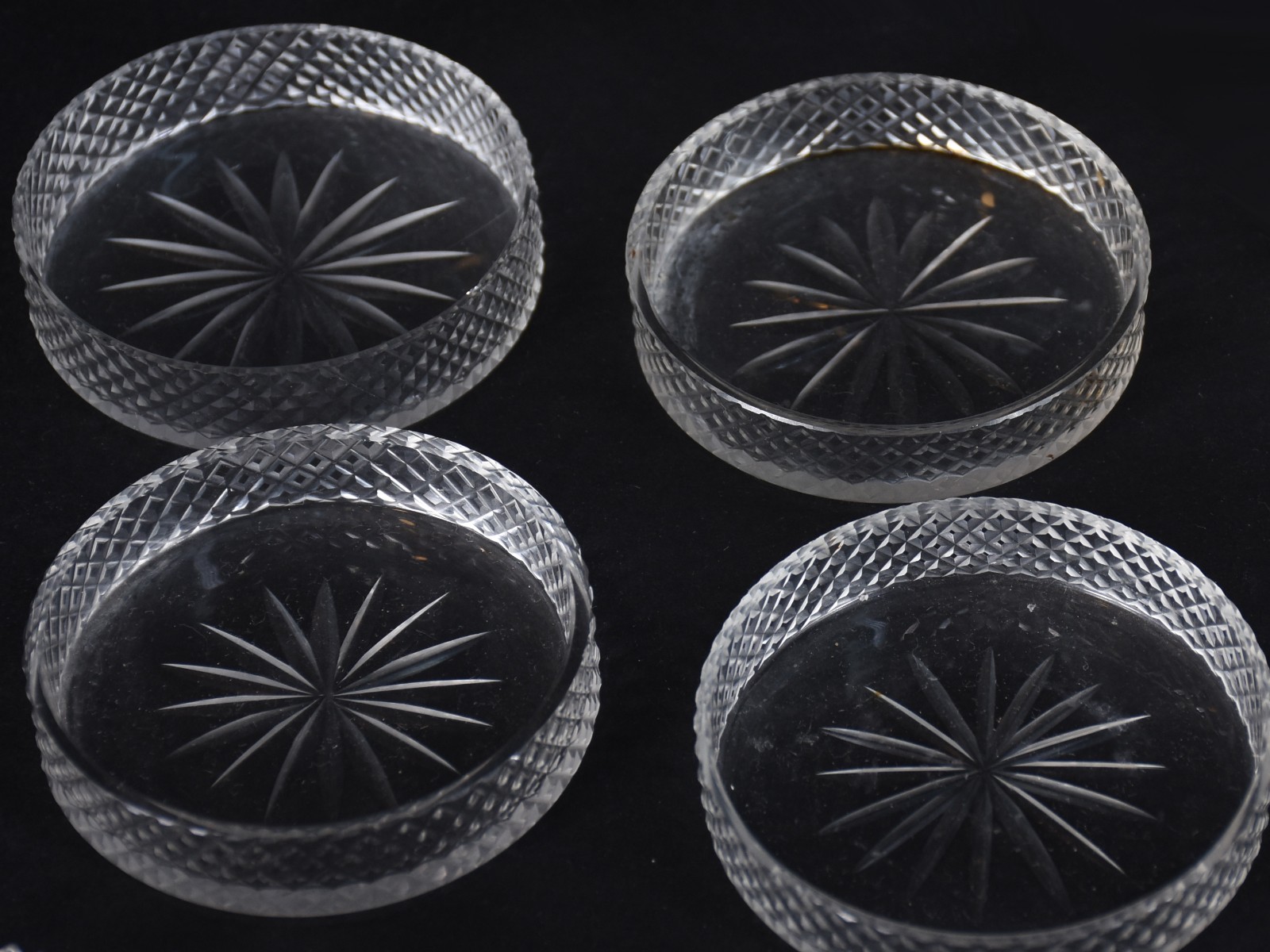Dezoito peças de cristal diversos (pequenos bicados). - foto 3 de 7