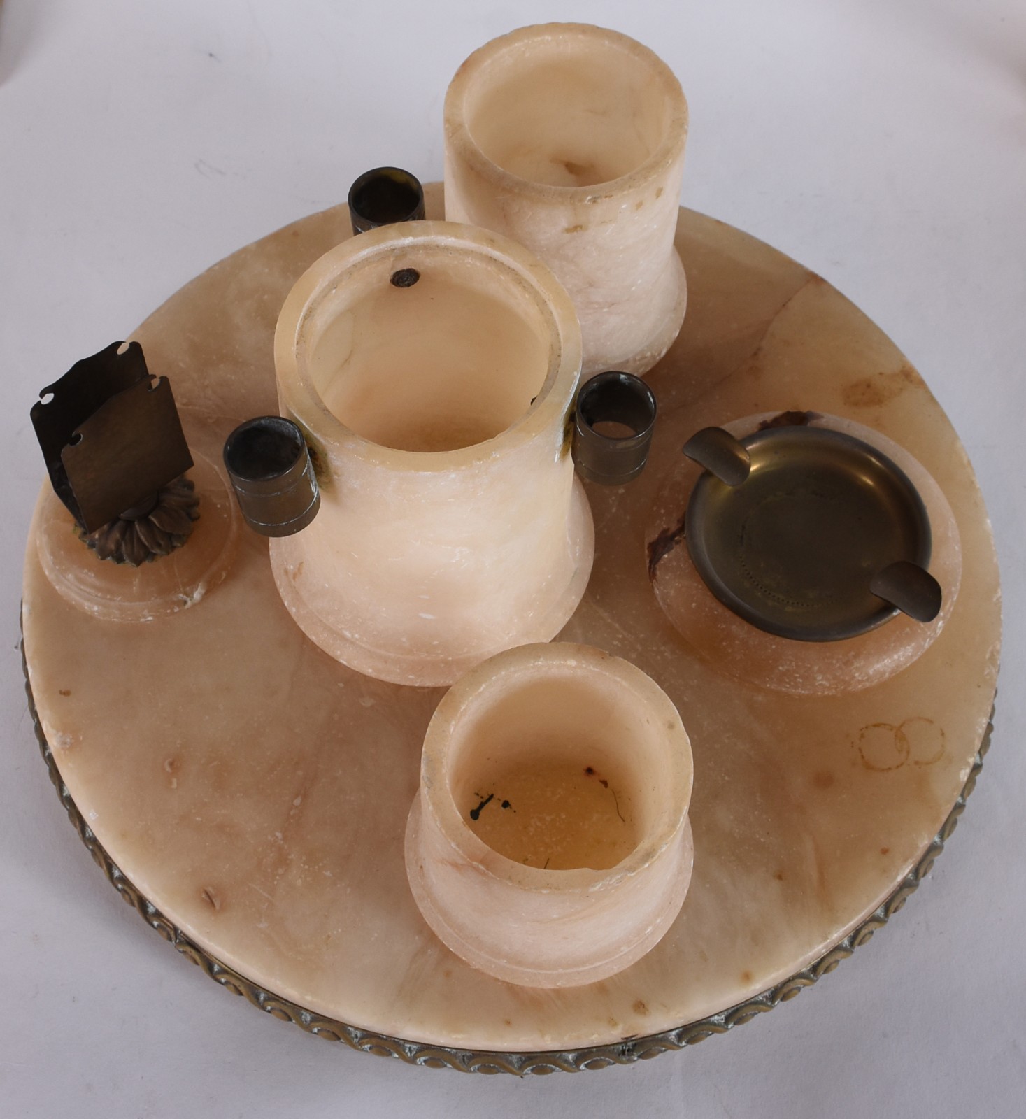 Quatro peças diversas, sendo: candelabro (base rachada), luminária... - foto 5 de 5