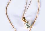 Cordão de ouro 18 k com pendente com pedra azul... - Cordão de ouro 18 k com pendente com pedra azul (Por motivos de segurança a peça não se encontra na loja)