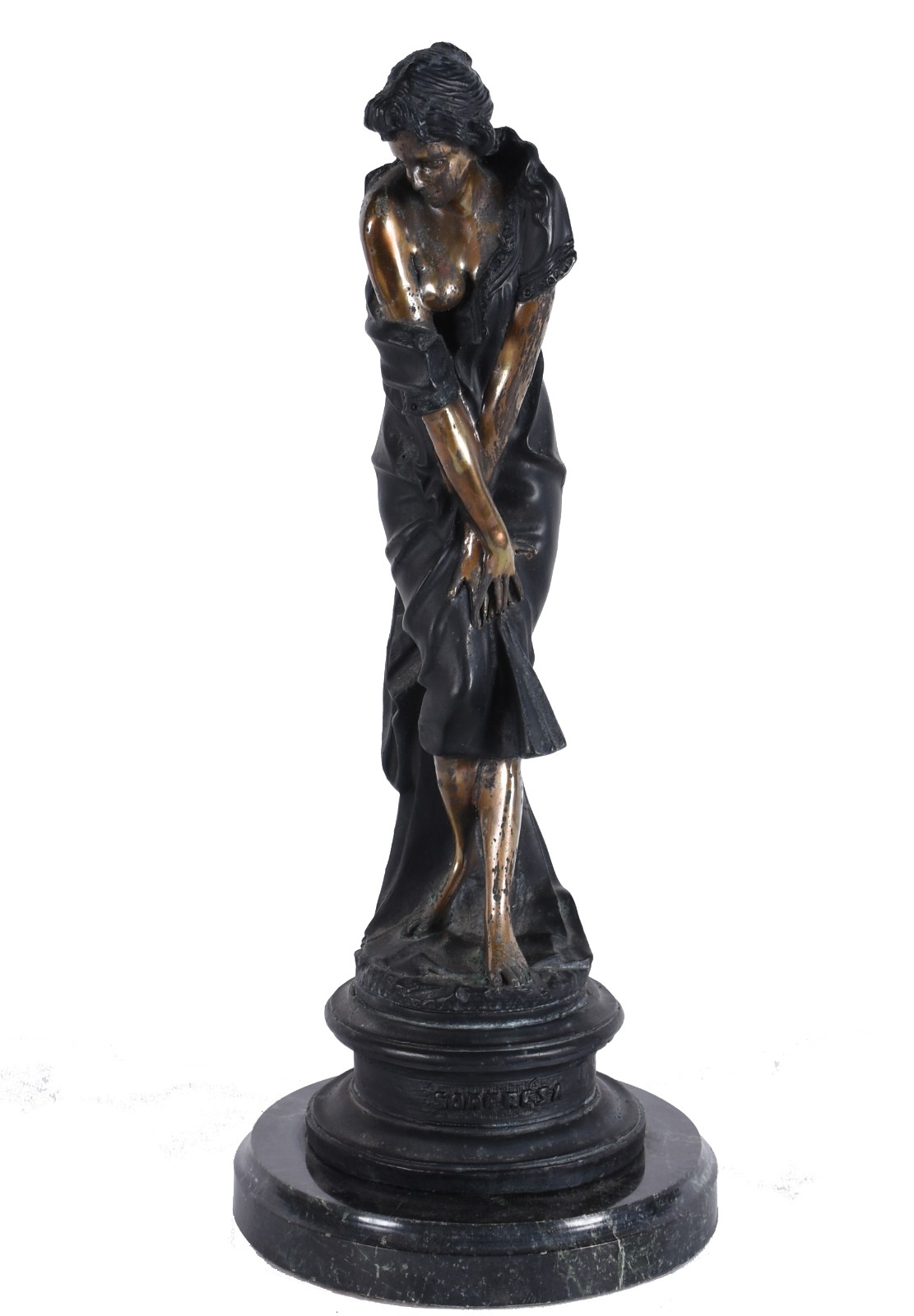 Estatueta de metal representando figura feminina, oxidação. - foto 1 de 6
