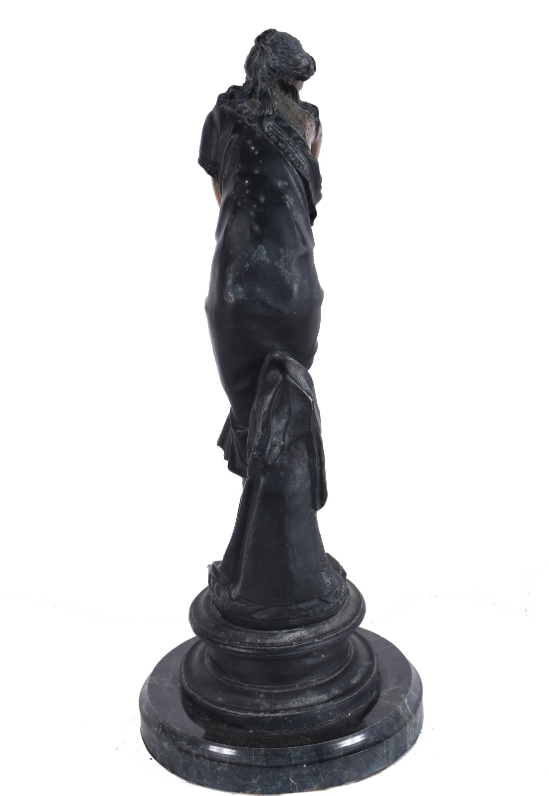 Estatueta de metal representando figura feminina, oxidação. - foto 4 de 6