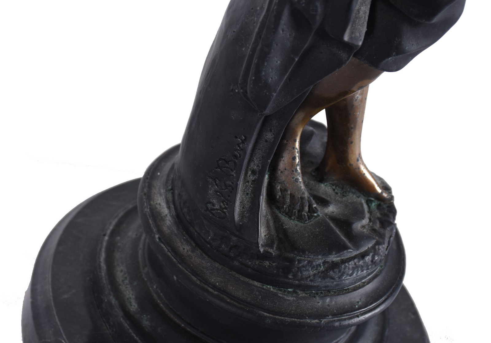 Estatueta de metal representando figura feminina, oxidação. - foto 6 de 6