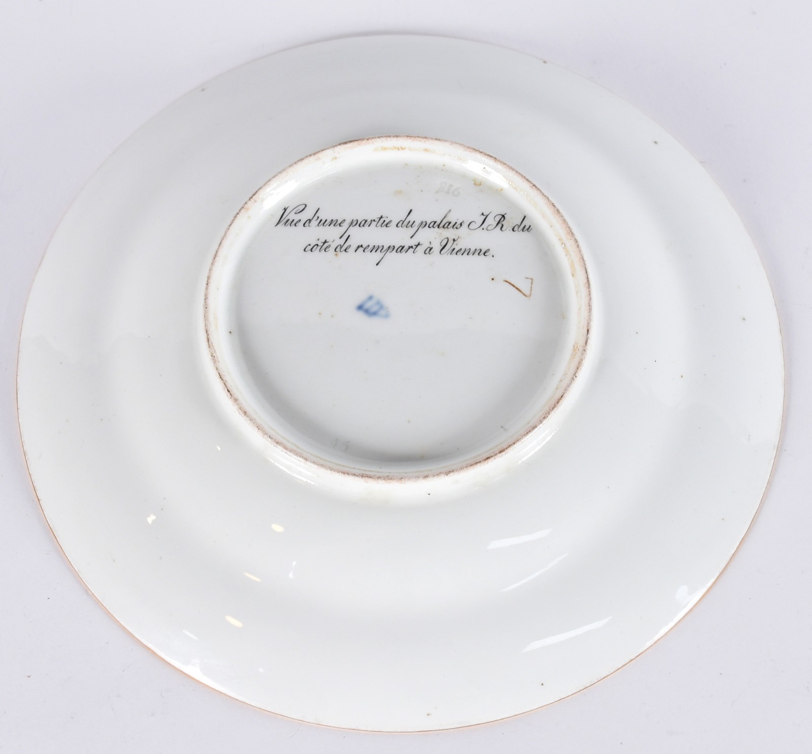 Prato de porcelana europeia Velho Viena, decorado em policromia com... - foto 2 de 3